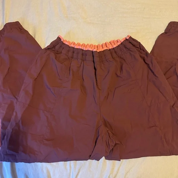 Reebok Women’s Burgundy and Pink Joggers - Picture 3 of 4